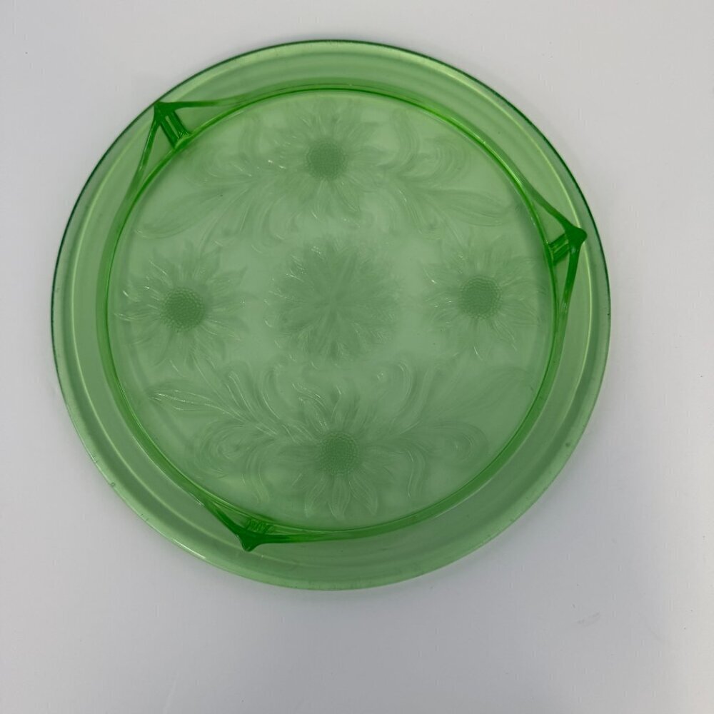 Vintage Jeanette Green Depression Daisy Pattern 10" Glass Cake Stand - Picture 3 of 3